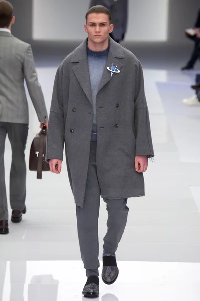 Look 7